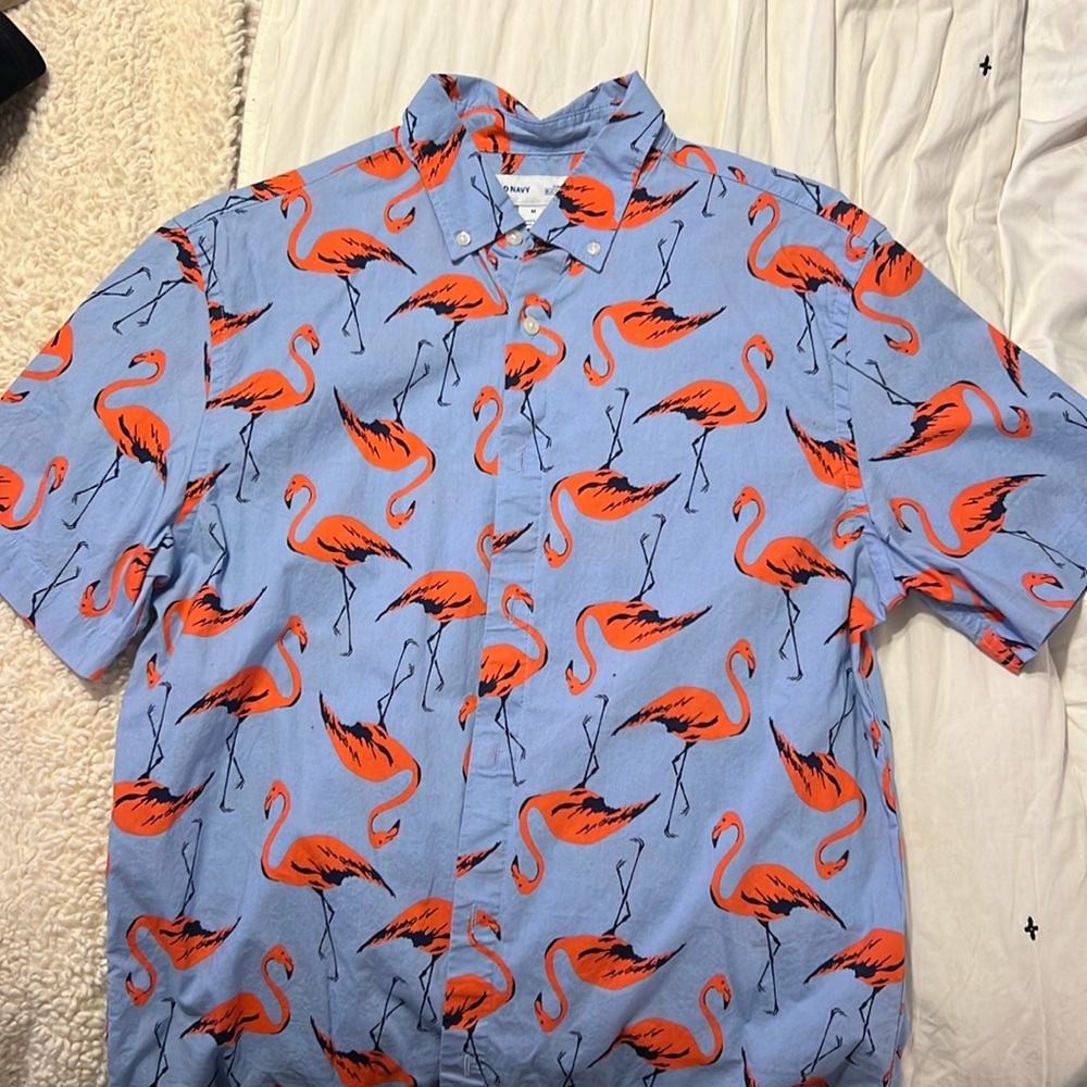 Men’s slimfit button up.